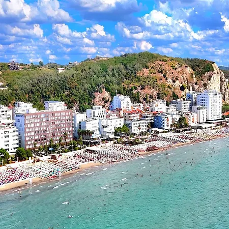Appartamento In Steps From Sandy Durrës